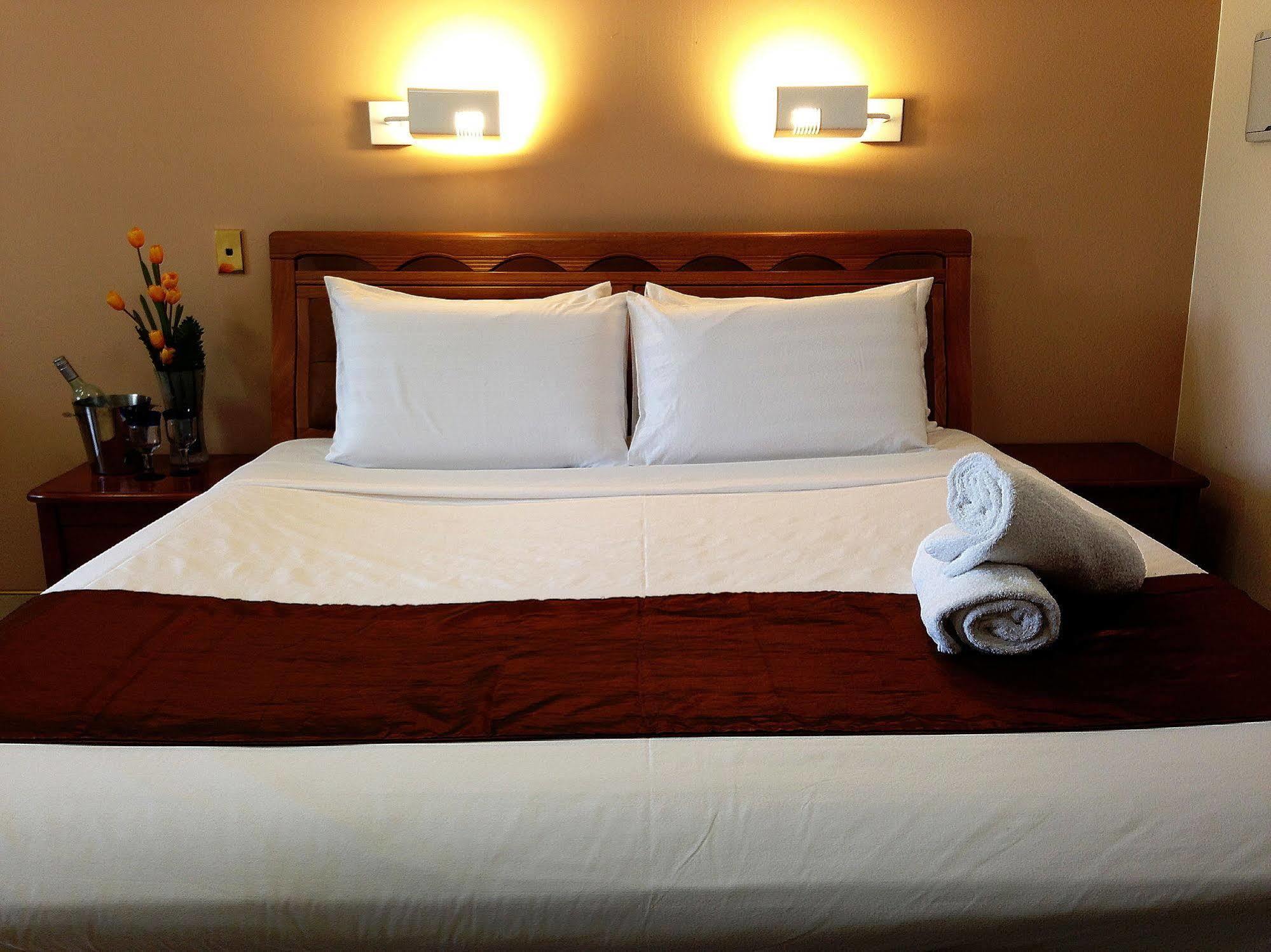Novena Palms Motel Brisbane Eksteriør bilde
